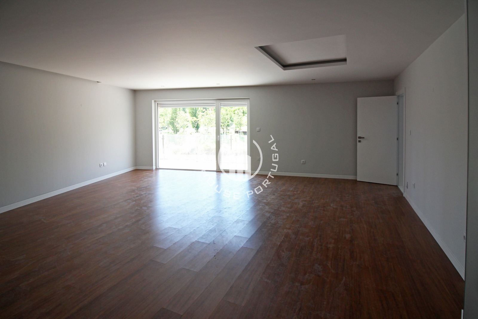 Grand salon à Oeiras dans un appartement de 2 chambres