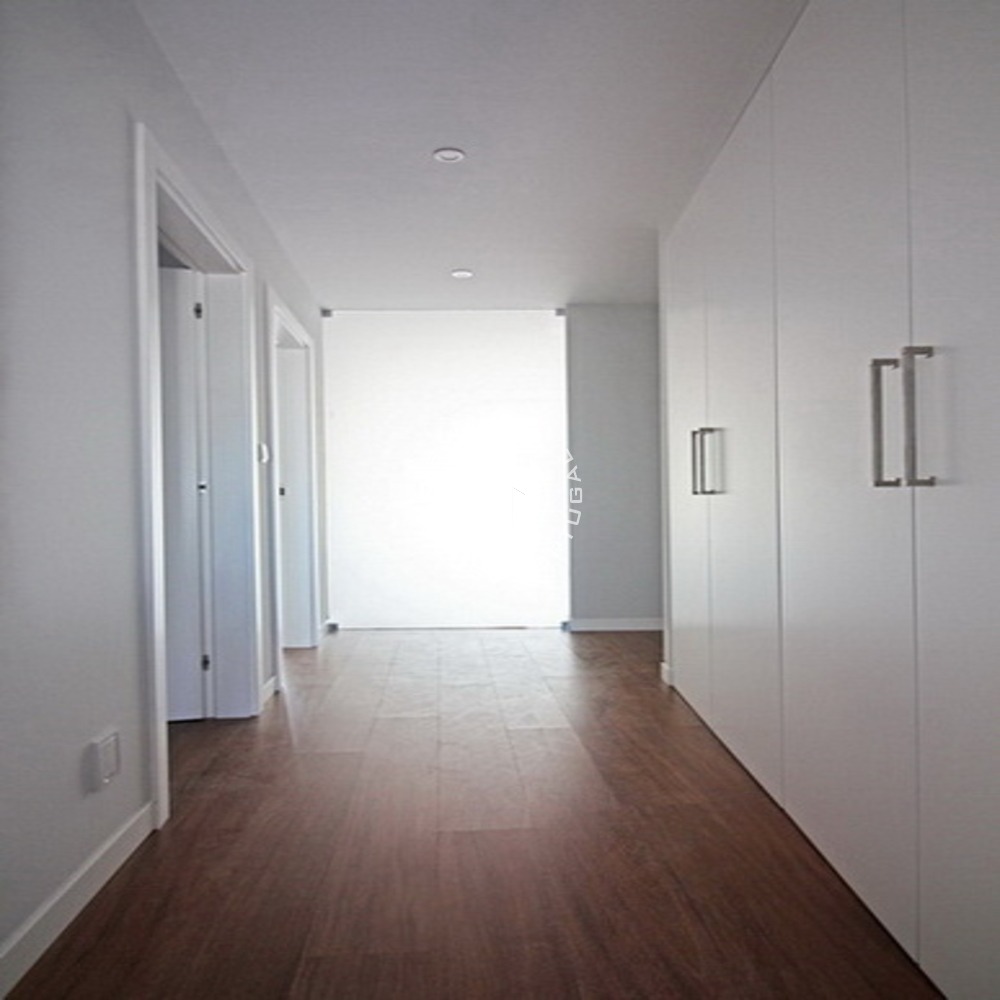 Couloir d'appartements de luxe à Oeiras